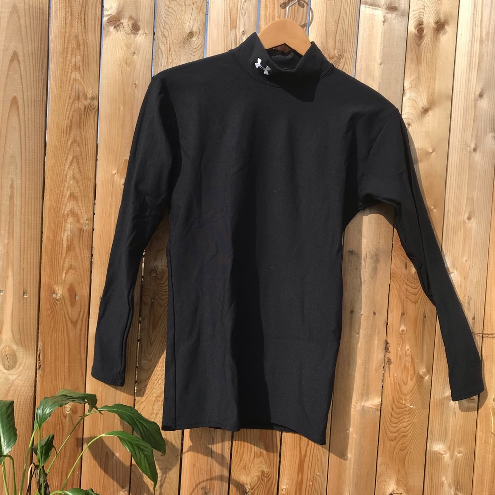 UNDER ARMOUR cold wear : black long sleeve